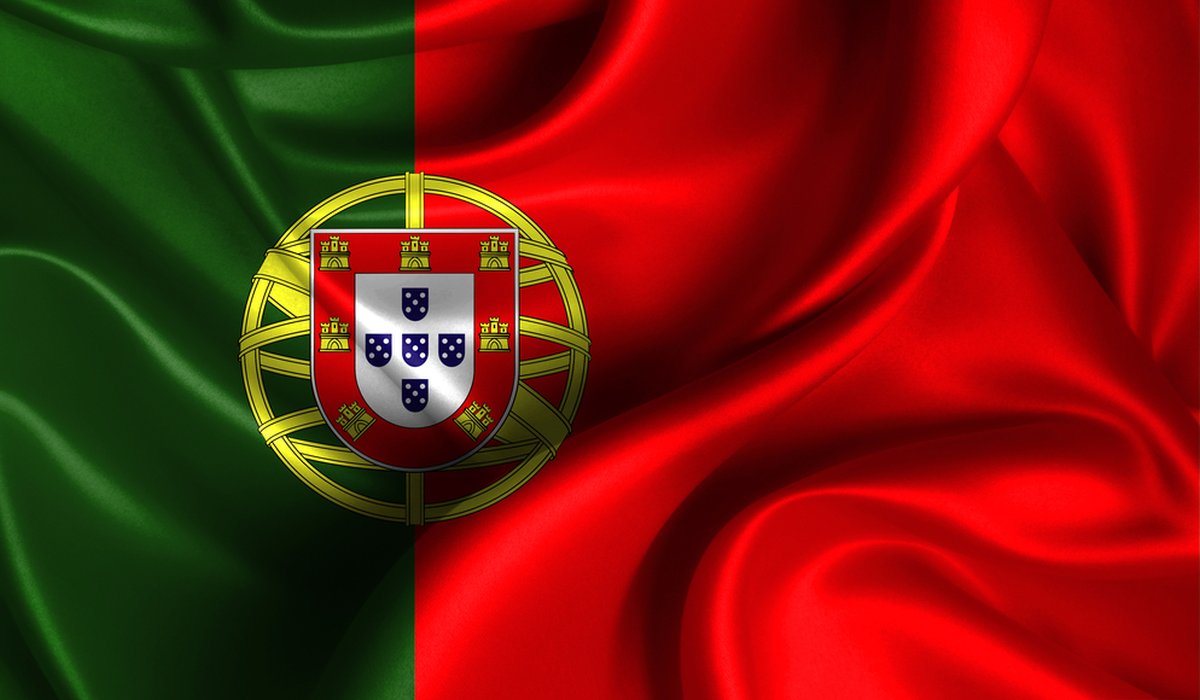 bandiera-portogallo-vento-mossa