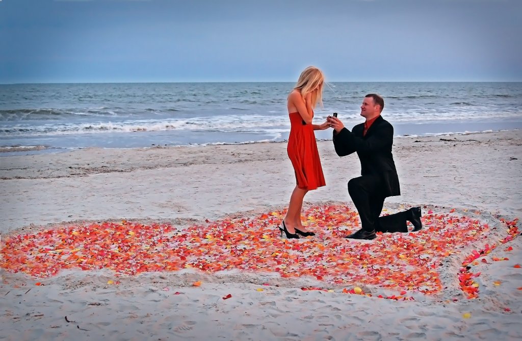 chiedere-la-mano-in-spiaggia-immagine-romantica