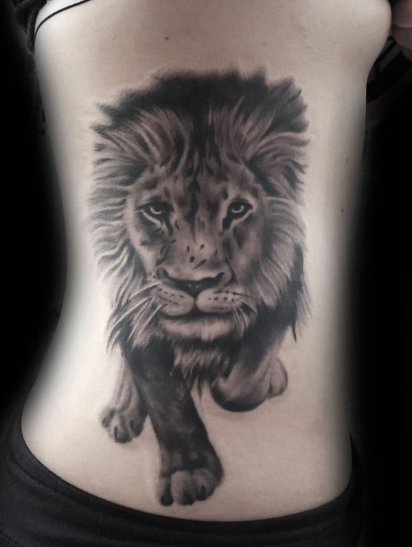 tatuaggio-realistico-leone