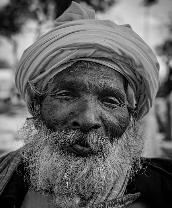 ritratti-foto-in-bianco-e-nero-uomo-indiano