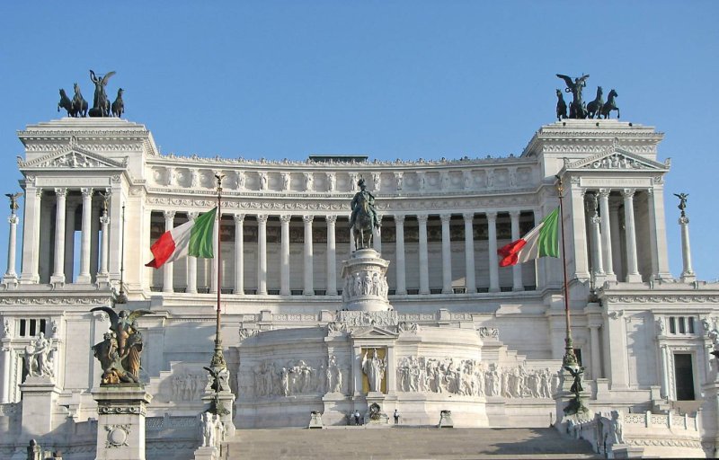 bandiera-italiana-vittoriano