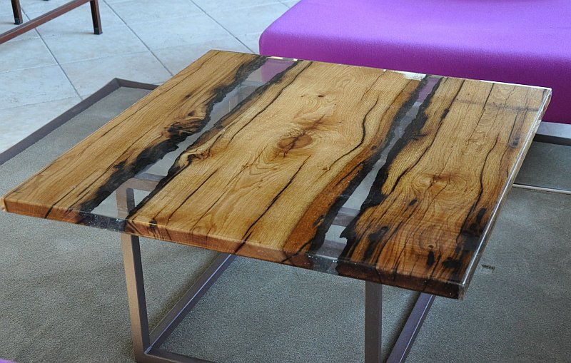 mobili-su-misura-in-legno-e-resina
